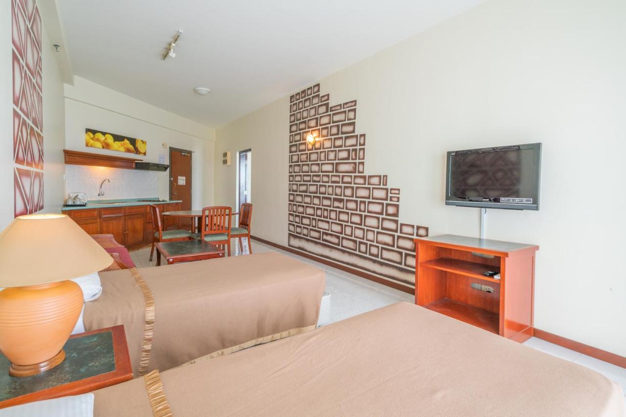 Seaview Deluxe Studio Couples Room S Tanjung Bungah (Penang) Eksteriør billede