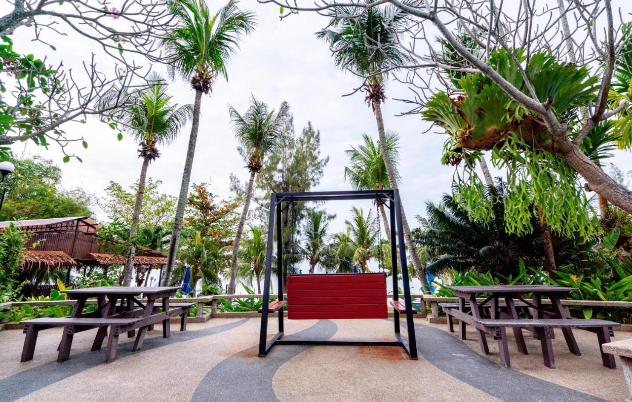 Seaview Deluxe Studio Couples Room S Tanjung Bungah (Penang) Eksteriør billede