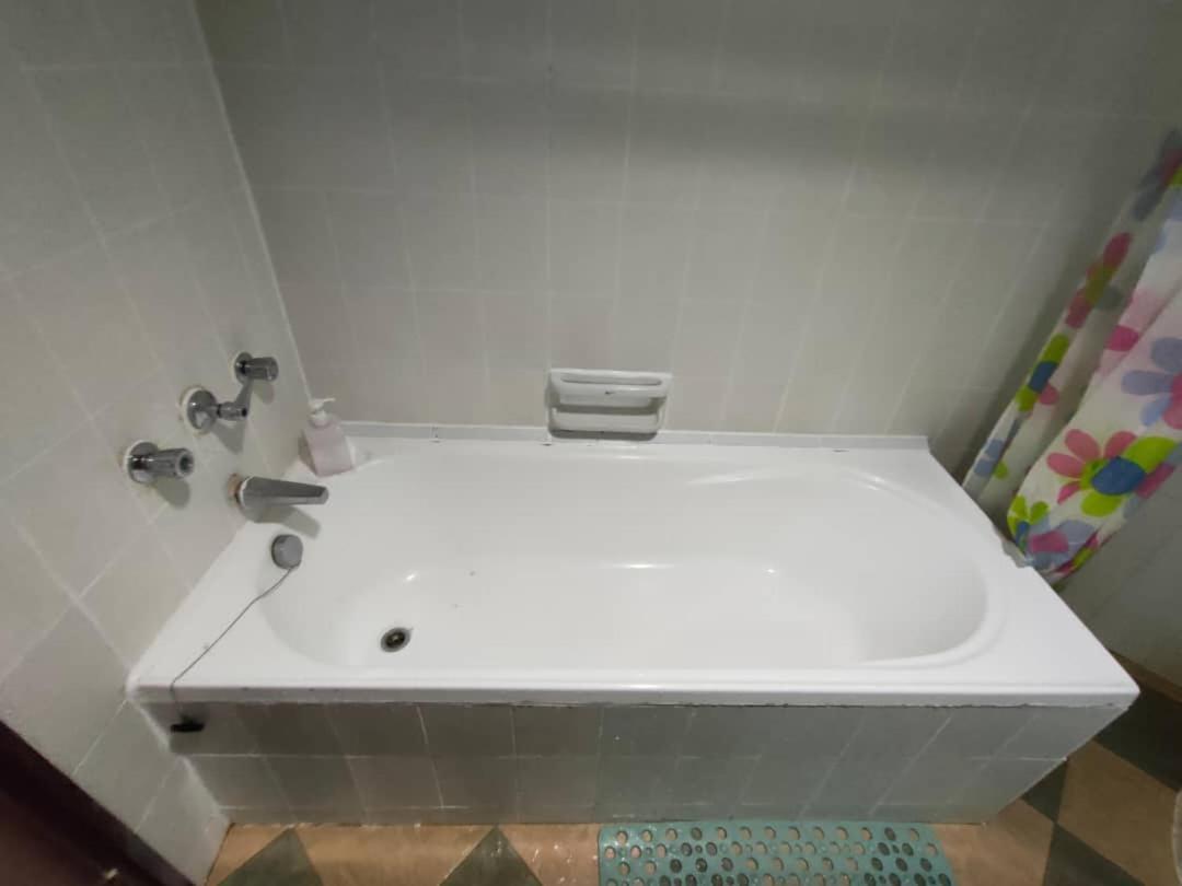 Seaview Deluxe Studio Couples Room S Tanjung Bungah (Penang) Eksteriør billede