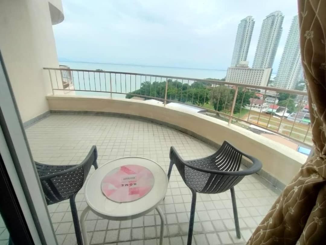 Seaview Deluxe Studio Couples Room S Tanjung Bungah (Penang) Eksteriør billede